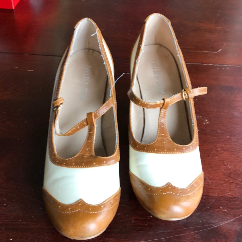 Classic Chelsea Crew pumps